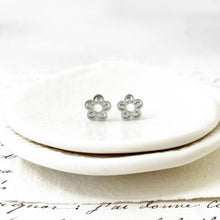 Load image into Gallery viewer, Stainless Steel Flower Studs