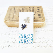 Load image into Gallery viewer, Pigs might fly earrings in a bottle - Zamsoe