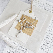 Load image into Gallery viewer, Beachcombing Swirl Pin Brooch - 65 - Zamsoe