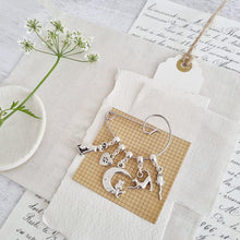 Load image into Gallery viewer, Cat Lovers Swirl Pin Brooch - 90 - Zamsoe