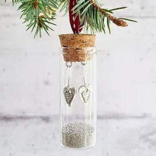 Load image into Gallery viewer, Christmas Heart Earring Baubles - 96 - Zamsoe