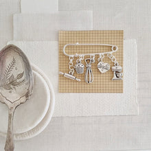 Load image into Gallery viewer, Cookie Charm Brooch - 103 - Zamsoe