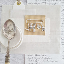 Load image into Gallery viewer, Cookie Charm Brooch - 103 - Zamsoe