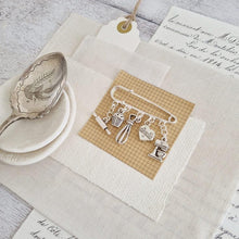 Load image into Gallery viewer, Cookie Charm Brooch - 103 - Zamsoe