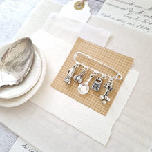Load image into Gallery viewer, Cooks Brooch - 104 - Zamsoe