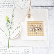 Load image into Gallery viewer, Flower Garden Brooch - 136 - Zamsoe