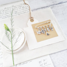 Load image into Gallery viewer, Flower Garden Brooch - 136 - Zamsoe