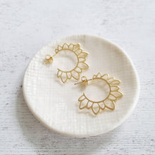 Load image into Gallery viewer, Flower Hoop Gold Earrings - 561 - Zamsoe