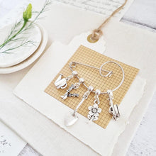 Load image into Gallery viewer, Gardeners Swirl Brooch - 140 - Zamsoe