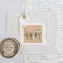 Load image into Gallery viewer, Hairdressing Brooch - Zamsoe