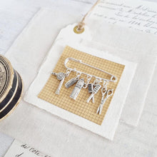 Load image into Gallery viewer, Hairdressing Brooch - Zamsoe
