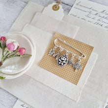 Load image into Gallery viewer, Hedgehog Brooch - Zamsoe