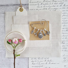 Load image into Gallery viewer, Hedgehog Brooch on a Swirl Pin - Zamsoe