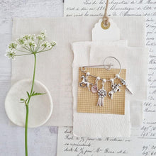 Load image into Gallery viewer, Horse Swirl Pin Brooch - Zamsoe