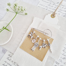 Load image into Gallery viewer, Horse Swirl Pin Brooch - Zamsoe