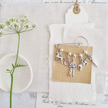 Load image into Gallery viewer, Horse Swirl Pin Brooch - Zamsoe