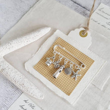 Load image into Gallery viewer, Lifes A Beach Brooch - Zamsoe