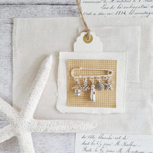 Load image into Gallery viewer, Lifes A Beach Brooch - Zamsoe