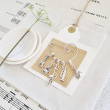Load image into Gallery viewer, Music Lover Swirl Pin Brooch - Zamsoe