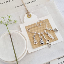 Load image into Gallery viewer, Music Lover Swirl Pin Brooch - Zamsoe