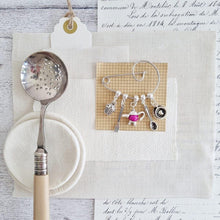 Load image into Gallery viewer, Posh Afternoon Tea Brooch - Zamsoe