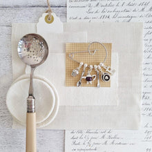 Load image into Gallery viewer, Posh Afternoon Tea Brooch - Zamsoe