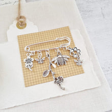 Load image into Gallery viewer, Save The Bees Brooch - Zamsoe