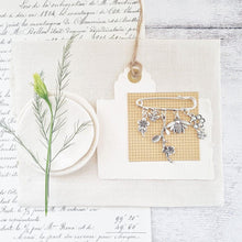 Load image into Gallery viewer, Save The Bees Brooch - Zamsoe