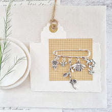 Load image into Gallery viewer, Save The Bees Brooch - Zamsoe