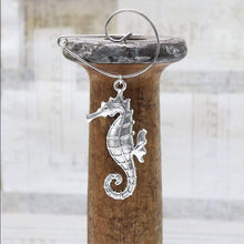 Load image into Gallery viewer, Seahorse Brooch - Zamsoe