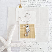 Load image into Gallery viewer, Seahorse Brooch - Zamsoe