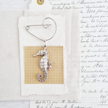 Load image into Gallery viewer, Seahorse Brooch - Zamsoe