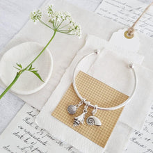 Load image into Gallery viewer, Seashell Charm Bracelet - Zamsoe