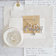 Load image into Gallery viewer, Sewing Diva Brooch on a Swirl Pin - Zamsoe