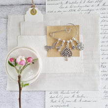 Load image into Gallery viewer, Woodland Brooch - Zamsoe