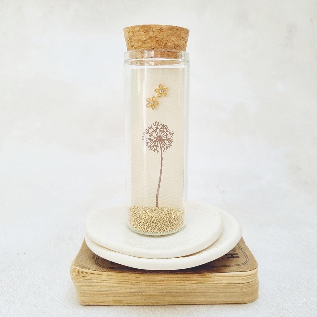 Gold daisy flower stud earrings in a bottle - Zamsoe
