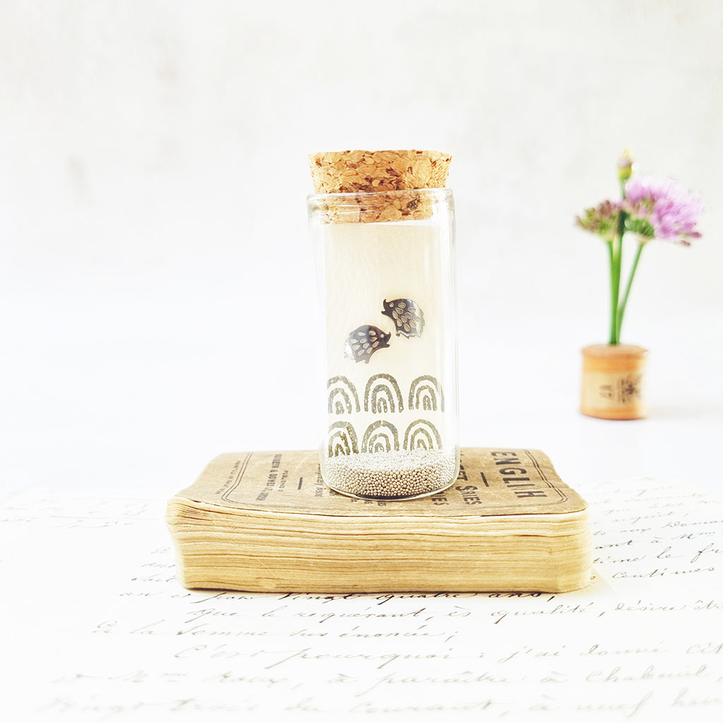 Charming hedgehog stud earrings in a bottle - Zamsoe