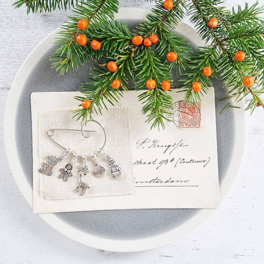Christmas Charm Pin Brooch - 94 - Zamsoe
