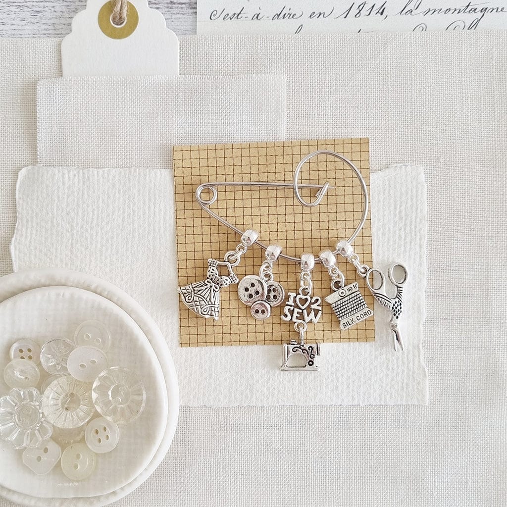 Sewing Diva Brooch on a Swirl Pin - Zamsoe